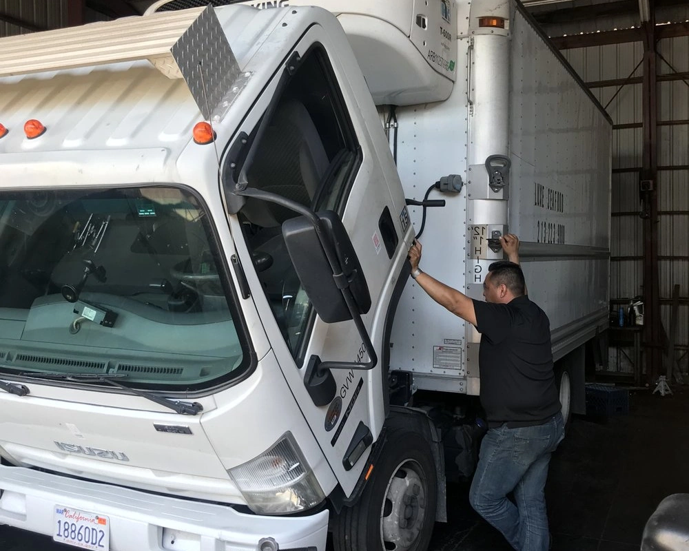 ASE Certified Box Mechanics Truck Repair Indianapolis